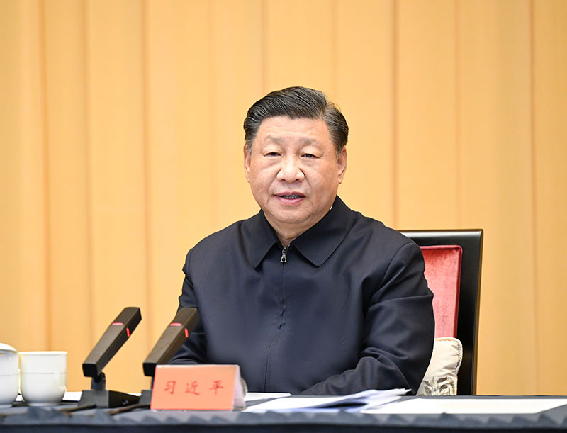11月30日上午，中共中央总书记、国度主席、中央军委主席习近平在上海主持召开深刻推动长三角一体化发展座谈会并颁发沉要讲话。